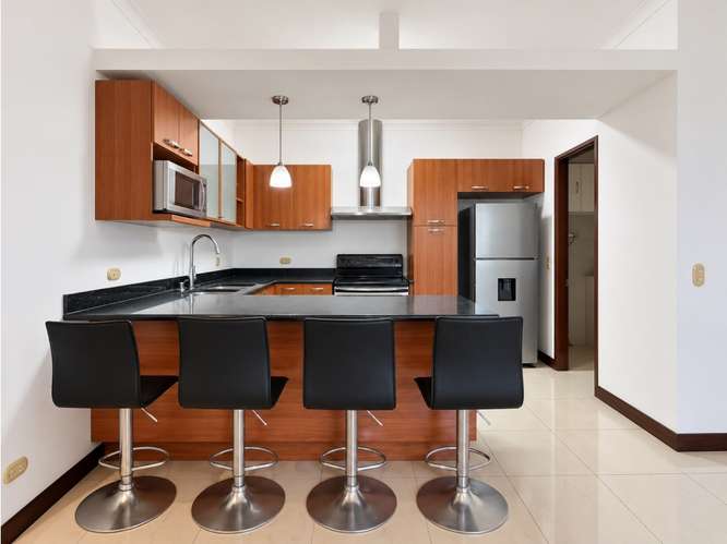 Apartamento amueblado con excelente ubicación, Escazú. - Imagen 5
