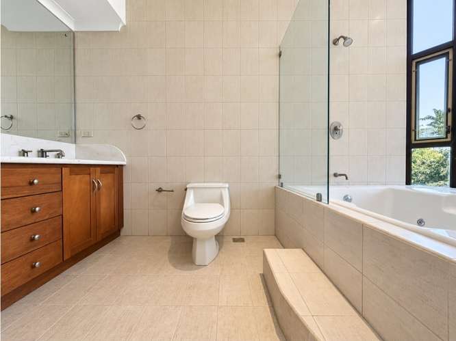 Apartamento amueblado con excelente ubicación, Escazú. - Imagen 14