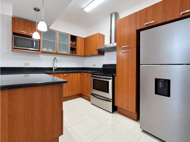 Apartamento amueblado con excelente ubicación, Escazú. - Imagen 6