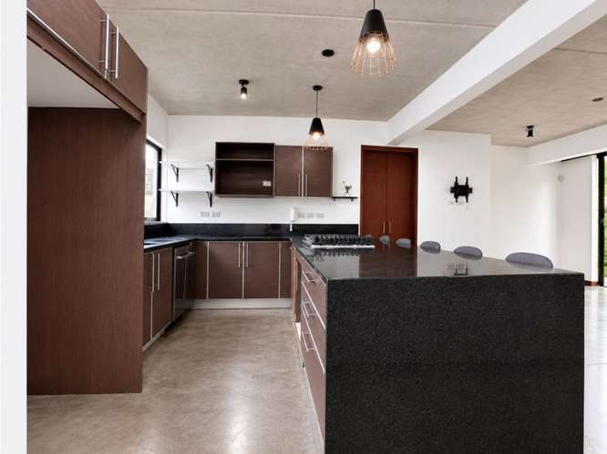 Apartamento de 3 niveles en Piedades - Imagen 4