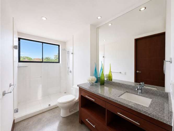 Apartamento de 3 niveles en Piedades - Imagen 11