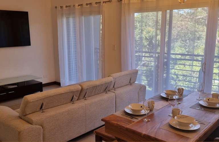 Apartamento de 2 habitaciones en último piso con vista al bosque, Condominio RiOro, Santa Ana