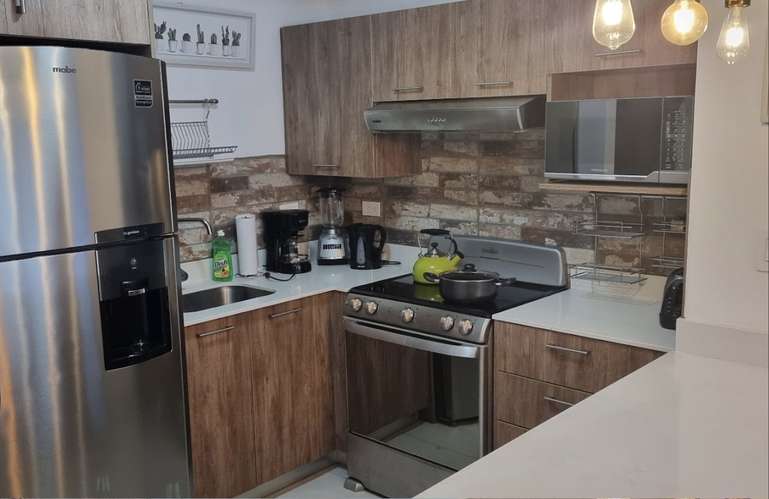 Apartamento de 2 habitaciones en último piso con vista al bosque, Condominio RiOro, Santa Ana