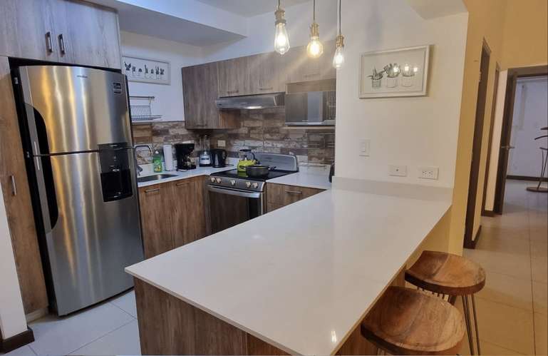 Apartamento de 2 habitaciones en último piso con vista al bosque, Condominio RiOro, Santa Ana