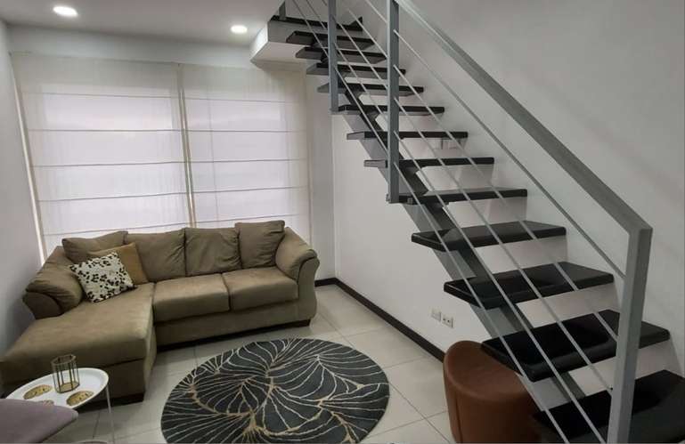 Penthouse moderno de 3 habitaciones en Nova Lofts, frente al centro de Santa Ana