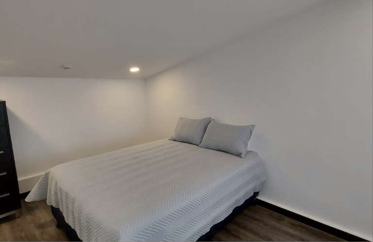 Penthouse moderno de 3 habitaciones en Nova Lofts, frente al centro de Santa Ana