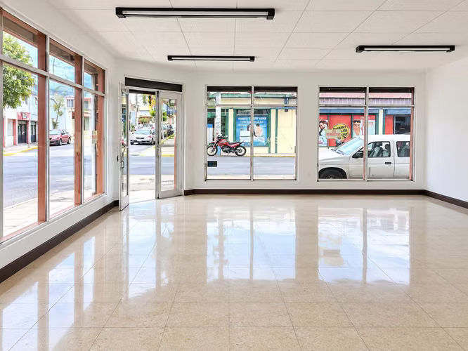 Alquiler Local Comercial esquinero, Moravia Centro San José - Imagen 2