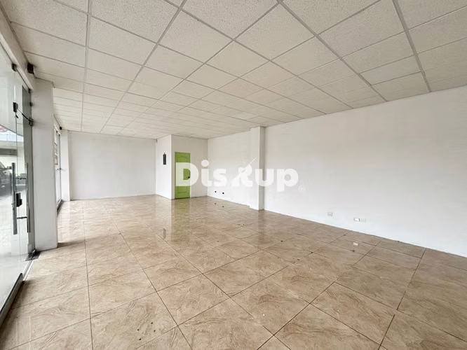 Alquiler de locales de 60 m2 en plaza comercial. Calle Vieja a Tres Ríos, La Unió - Imagen 2
