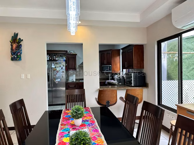 Venta de Casa con patio en La Ribera, Belén 
