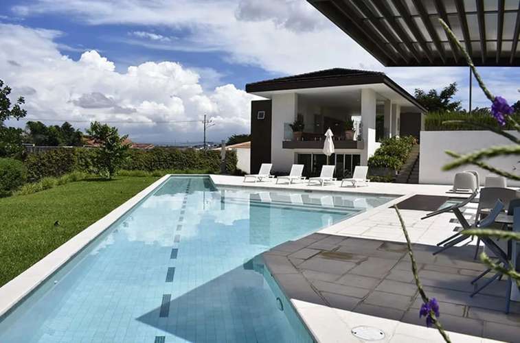 4 / Venta / Apartamento de lujo / Condominio exclusivo / Guachipelín Norte / Seguro - Imagen 2