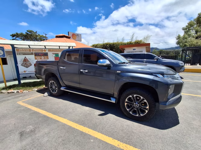 MITSUBSHI L200 2022 - Imagen 3
