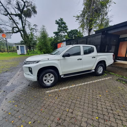 MITSUBISHI L200 2022 - Imagen 4