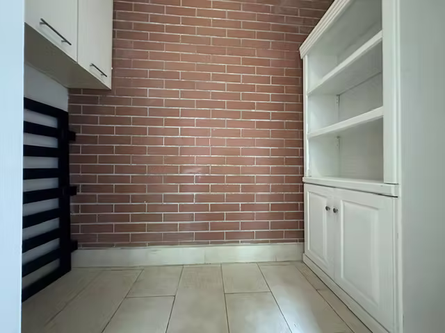 COMODA CASA IMPECABLE EN ALQUILER EN GUACHIPELÍN DE ESCAZÚ - Imagen 9
