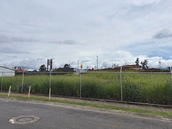Venta de única propiedad comercial en San Francisco de Heredia, 4471
