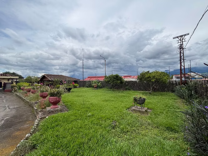 Venta de única propiedad comercial en San Francisco de Heredia, 4471