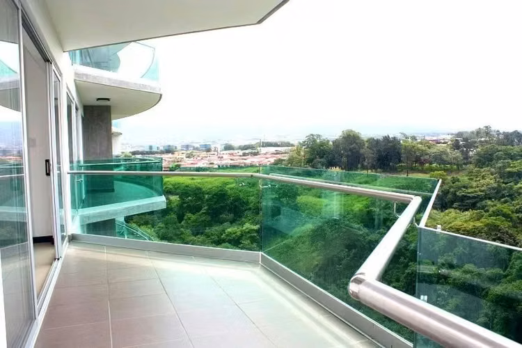 Apartamento de 3 Habitaciones con Vistas en Torre Paradisus Rohrmoser Pavas - Imagen 1