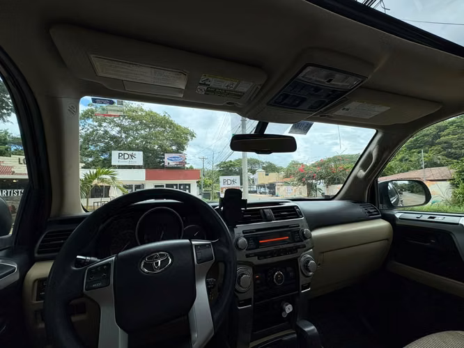 Toyota 4Runner SR5 2011 4x4 V6 Automática - Imagen 5