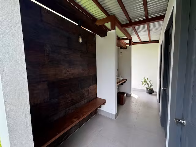Alquiler de casa con uso de suelo mixto en Lomas de Ayarco, Curridabat, San José, 4572