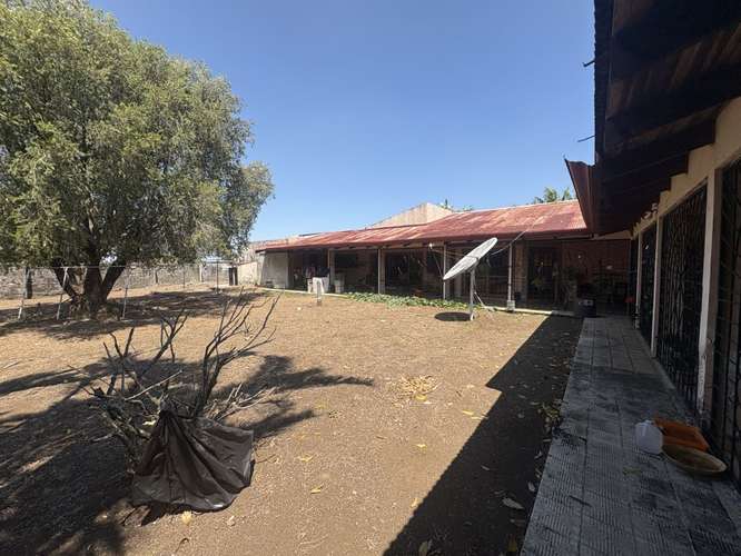 *Venta de propiedad en Llorente de Flores. - Imagen 8
