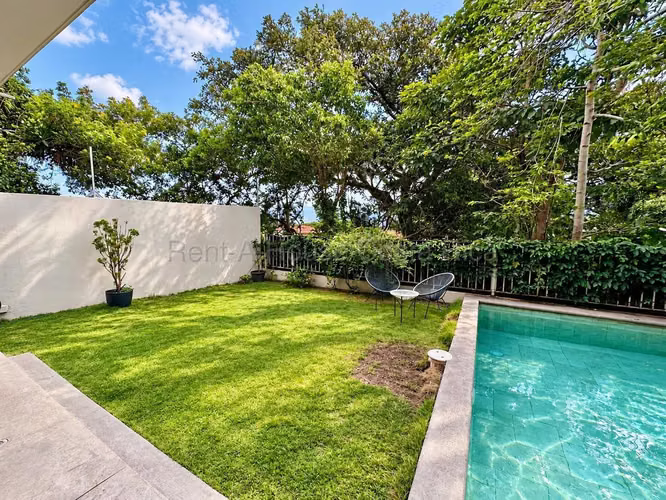 Venta de casa con piscina privada en Santa Ana, Piedades  - Imagen 9