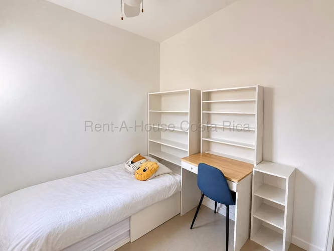 Venta de casa con piscina privada en Santa Ana, Piedades  - Imagen 12