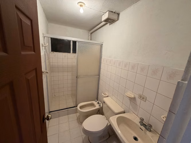 SE ALQUILA APARTAMENTO AMPLIO, ROHRMOSER, PAVAS, SAN JOSÉ  - Imagen 13