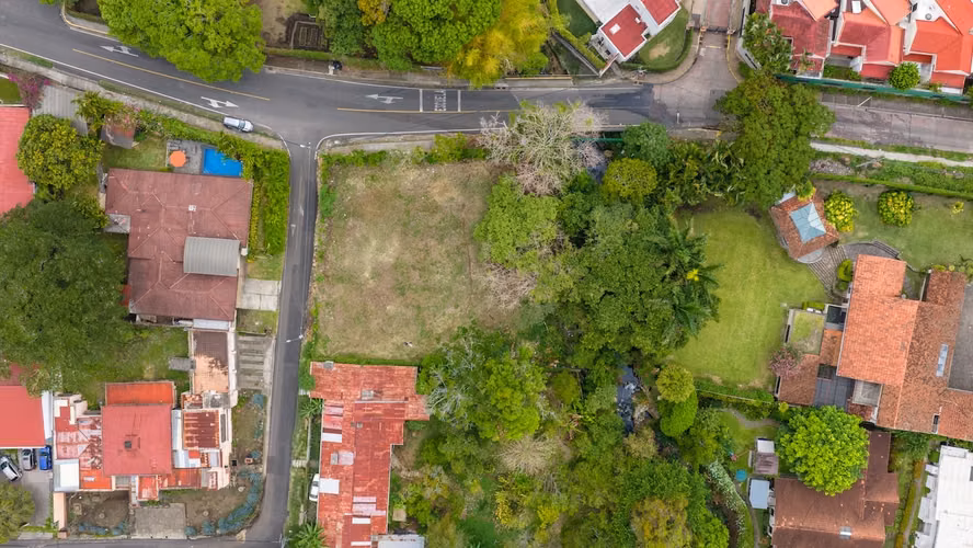 LOTES EN VENTA CON USO MIXTO EN ESCAZÚ