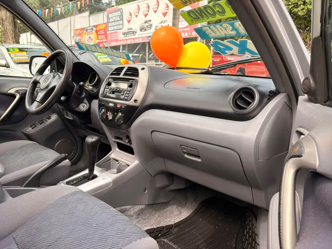 TOYOTA RAV4 L-2001-AUTOMATICO-4X4-5.775.000 - Imagen 6