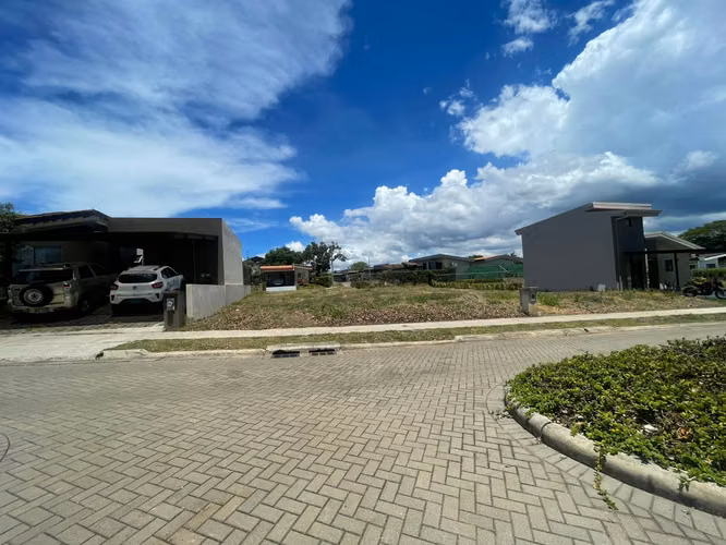 VENTA DE LOTE EN CONDOMINIO HACIENDA GARABITO EN LA GARITA DE ALAJUELA - Imagen 8
