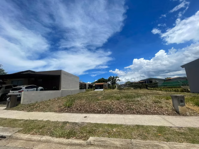 VENTA DE LOTE EN CONDOMINIO HACIENDA GARABITO EN LA GARITA DE ALAJUELA - Imagen 7