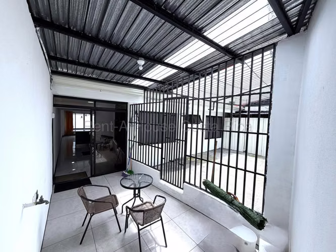 Casa renovada en venta y alquiler – Sabanilla de Montes de Oca  - Imagen 17