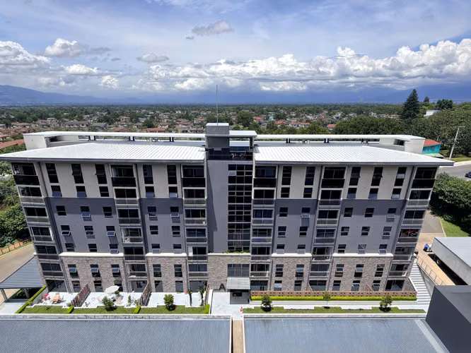NEW 84 FURNISHED RENTAL WITH LARGE GARDEN