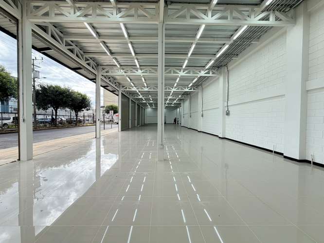 EDIFICIO COMERCIAL ZONA COCA COLA EN ALQUILER PARA VARIOS LOCALES - Imagen 6