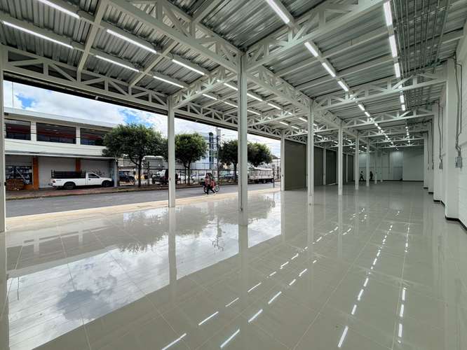 EDIFICIO COMERCIAL ZONA COCA COLA EN ALQUILER PARA VARIOS LOCALES - Imagen 3