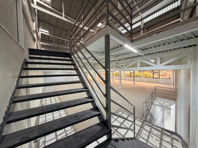 EDIFICIO COMERCIAL ZONA COCA COLA EN ALQUILER PARA VARIOS LOCALES - Imagen 13
