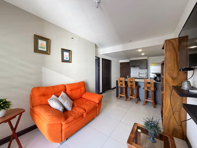 U NUNCIATURA ALQUILER AMUEBLADO UNA HABITACION CON PARQUEO