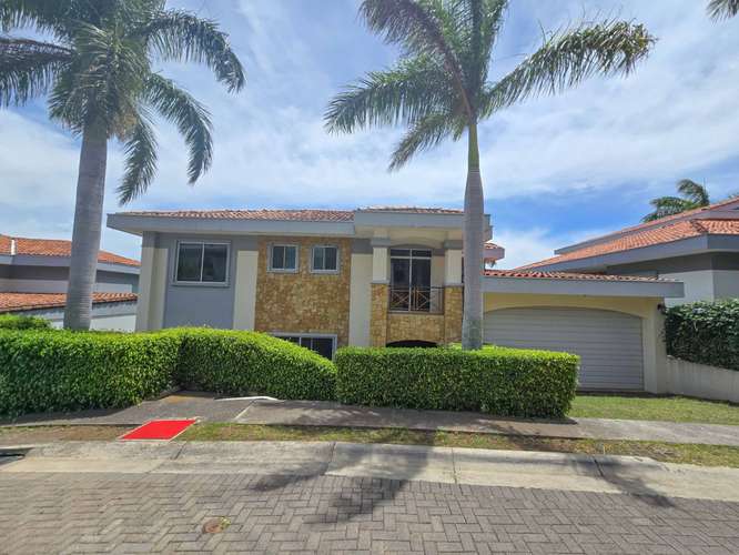 Lujosa Casa con Piscina Privada y Vista en Exclusivo Condominio en Guachipelín Escazú - Imagen 19