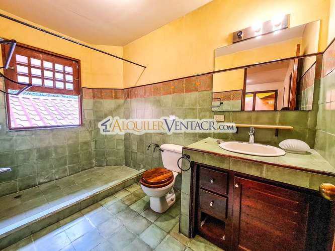OPORTUNIDAD! PROPIEDAD DE 1.400 M2 CON 2 CASAS EN SAN RAFAEL ESCAZU X COUNTRY CLUB - Imagen 11
