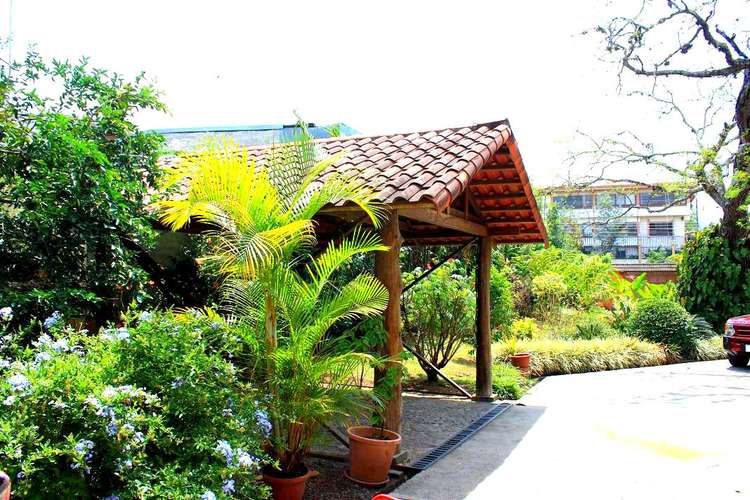 OPORTUNIDAD! PROPIEDAD DE 1.400 M2 CON 2 CASAS EN SAN RAFAEL ESCAZU X COUNTRY CLUB - Imagen 18