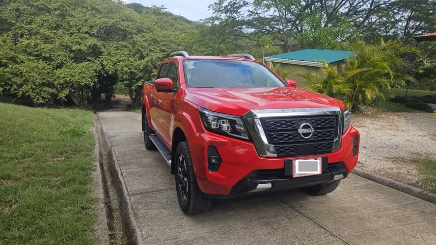 High-end Nissan Frontier LE 2023