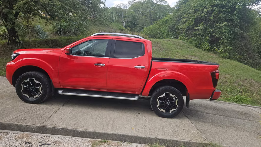 Nissan Frontier LE 2023 de alta gama