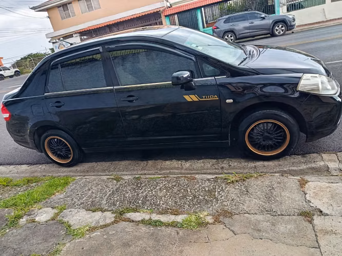 Venta de Nissan Tiida.