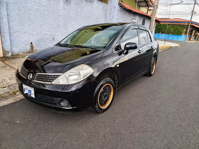 Venta de Nissan Tiida.