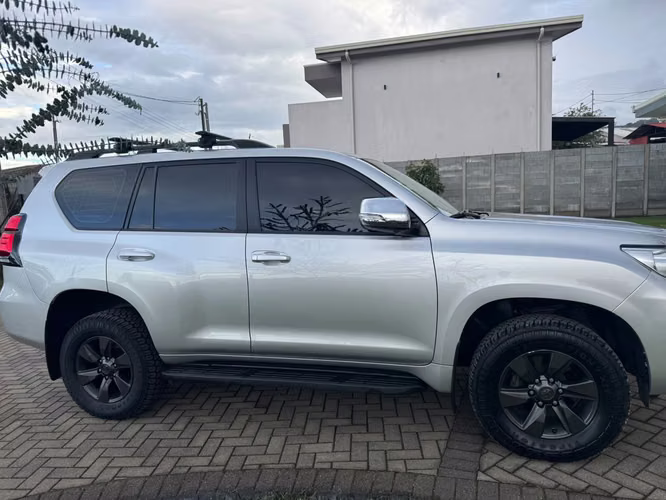 Se Vende Prado 2022 full extras
