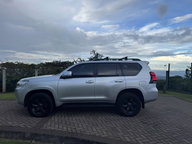 Se Vende Prado 2022 full extras
