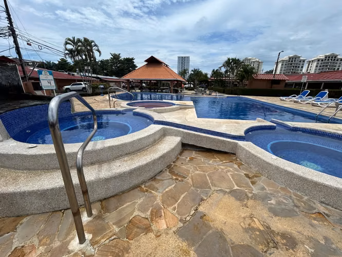 Venta de condominio amueblado en Villas Paraíso en Jaco  - Imagen 4