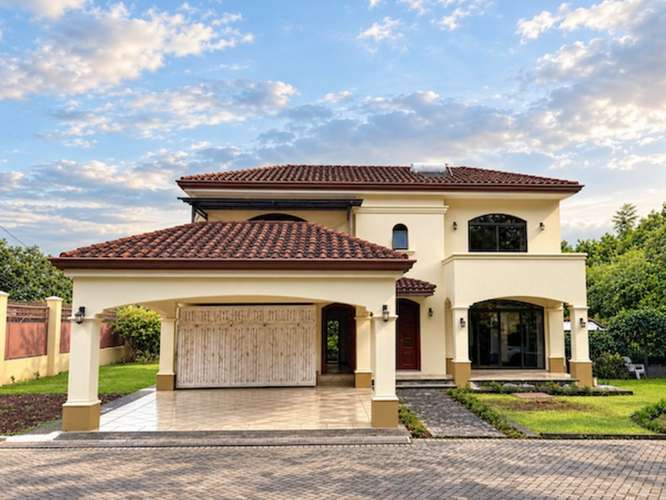 En Venta | Casa Familiar Independiente de Dos Niveles en Ciudad Colón | 3 Habitaciones ID27606 - Imagen 1