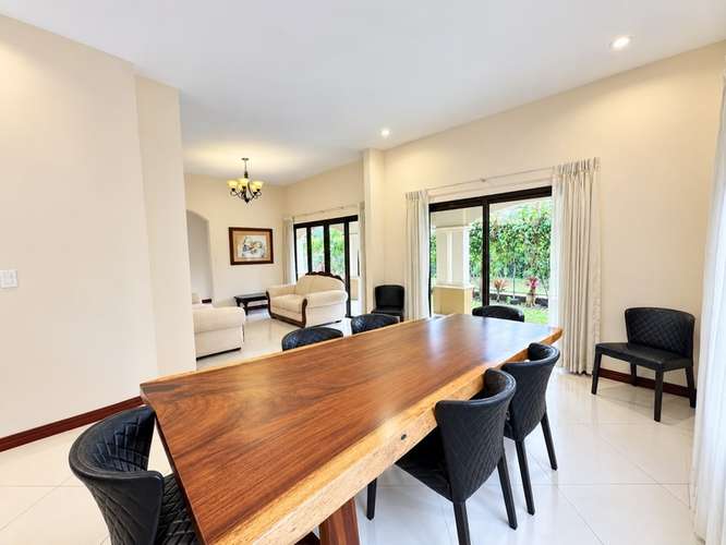 En Venta | Casa Familiar Independiente de Dos Niveles en Ciudad Colón | 3 Habitaciones ID27606 - Imagen 2