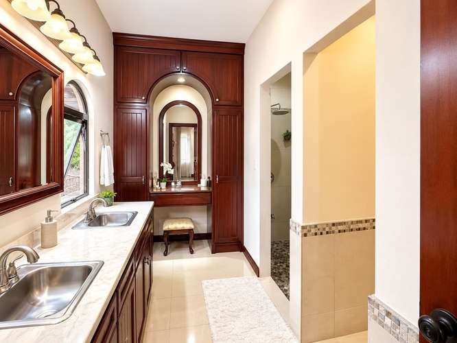 En Venta | Casa Familiar Independiente de Dos Niveles en Ciudad Colón | 3 Habitaciones ID27606 - Imagen 13