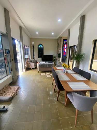 Elegante Casa Familiar con Amplio Patio y Vistas Verdes en San Ramón de La Unión - Imagen 8